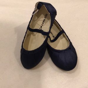 Toddler girls navy satin shoes! NWT!